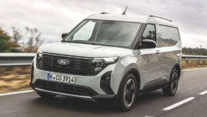 Critique approfondie du Ford Transit Courier : le van qui redéfinit la mobilité urbaine.