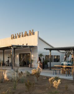 Étude : Les réseaux de recharge de Tesla et Rivian affichent un nombre de problèmes étonnamment bas